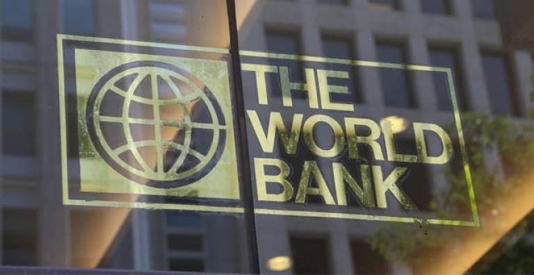 Rapport : le ralentissement économique en Europe freine les transferts de fonds des migrants (Banque mondiale)