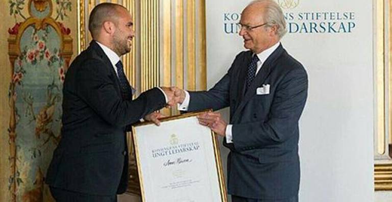 Le Maroco-suédois Anas Latif Hsissen reçoit le prix du meilleur jeune homme d&#039;affaires en Suède
