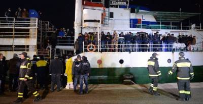 Italy: 360 Migrants Aboard ‘Ghost Ship’ Rescued