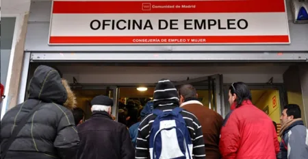 الأزمة الاقتصادية تكتب تاريخا أسودا للهجرة المغربية بإسبانيا