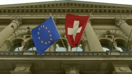 سويسرا تشدد تعاملها مع المهاجرين القادمين إليها من الاتحاد الأوروبي مصدر الصورة: موقع أورونيوز الذي أورد الخبر