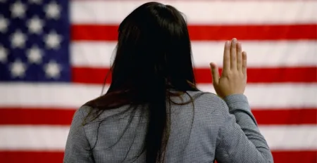 مجلس الشيوخ الأمريكي يوافق على قانون شامل للهجرة