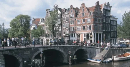 نائب الوزير الأول الهولندي : النظر إلى الإسلام كتهديد “أمر مقلق”