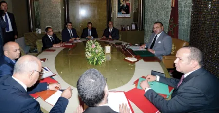 جلالة الملك يترأس جلسة عمل خصصت لتدارس مختلف الجوانب المرتبطة بإشكالية الهجرة