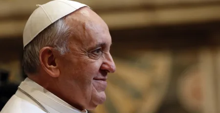 بابا الفاتيكان: المهاجرون واللاجئون ليسوا قِطعا على لوحة شطرنج الإنسانية! مصدر الصورة Associated Press