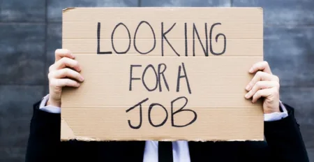 التليجراف:600 ألف مهاجر يعيشون في بريطانيا بدون عمل