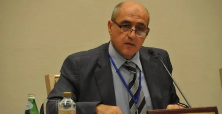 بنيحيى: اغلب الكفاءات المغربية العليا بدول الخليج تكونت في دول أوروبية محمد ابو يحيى خلال تقديمه لعرضه بابوظبي