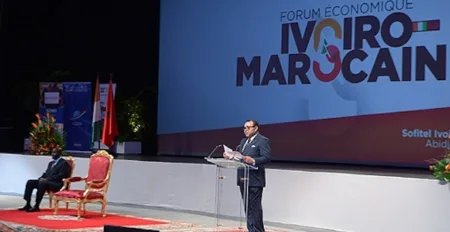 جلالة الملك يلقي خطابا بمناسبة افتتاح المنتدى الاقتصادي الإيفواري المغربي
