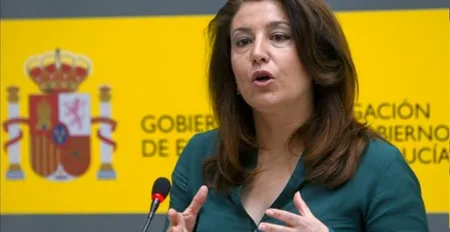 أزيد من تسعة ملايين أورو لإدماج المهاجرين في إقليم الأندلس كارمن كريسبو (صورة لجريدة إل موندو)