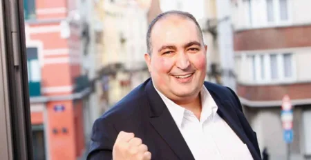 انتخاب بلجيكي من أصل مغربي نائبا أول لرئيس برلمان بروكسيل