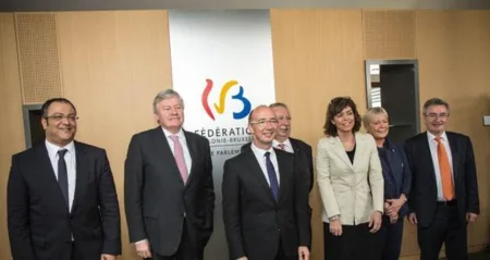 اختيار وزير من أصل مغربي في حكومة والوني بروكسيل رشيد مضران (يسارا) رفقة أعضاء حكومة والوني بروكسيل