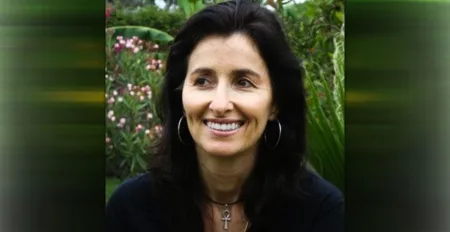 Aziza Alaoui wins the World Citizen Artists Prize in London.