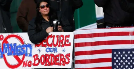 60% من الأمريكيين يرفضون الهجرة