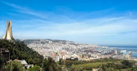 Moroccan residents in Algeria: No change in residence cards.