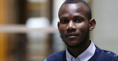 السلطات الفرنسية تقرر منح الجنسية لمسلم مالي ساعد رهائن بباريس