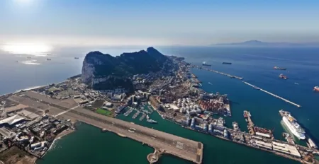 مغربي بجبل طارق يضع قوانين الهجرة البريطانية على المحك أمام حقوقيين