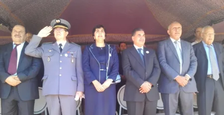 فنانون شباب من مغاربة العالم يهدون لوحة فنية إلى مدينة أكادير