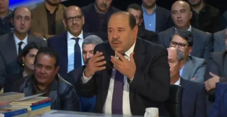 بوصوف يناقش تعقيدات إشكاليات الهجرة ومغاربة العالم مباشرة على الأولى
