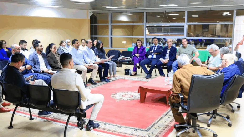 Conférence de presse: L’Association Al Maghrib et le CCME présentent une étude sur la scolarisation et l’abandon scolaire des enfants marocains des Îles Baléares L’Association Al Maghrib et le CCME présentent une étude sur la scolarisation et l’abandon scolaire des enfants marocains des Îles Baléares