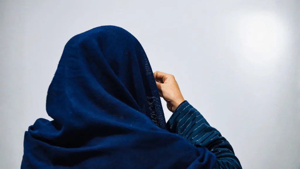 L’Autriche adopte une loi interdisant le voile à l’école pour les filles de moins de 14 ans L'Autriche adopte une loi interdisant le voile à l'école pour les filles de moins de 14 ans