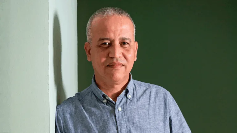 العالم مغربي- الفرنسي عزيز موقريش يتوج بميدالية الابتكار لسنة 2025