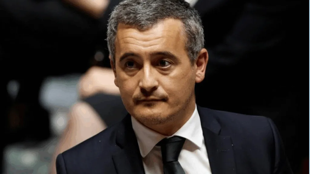 وزير العدل الفرنسي يقترح تجميدا مؤقتا للهجرة القانونية!