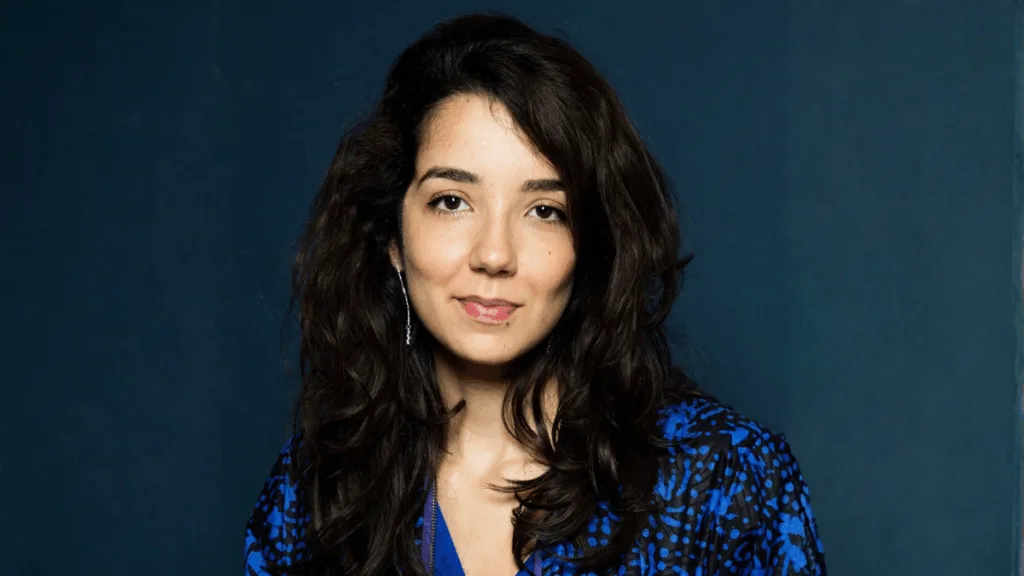 الكاتبة هاجر أزيل في القائمة النهائية لجائزة القارات الخمس للفرونكوفونية الكاتبة هاجر أزيل في القائمة النهائية لجائزة القارات الخمس للفرونكوفونية