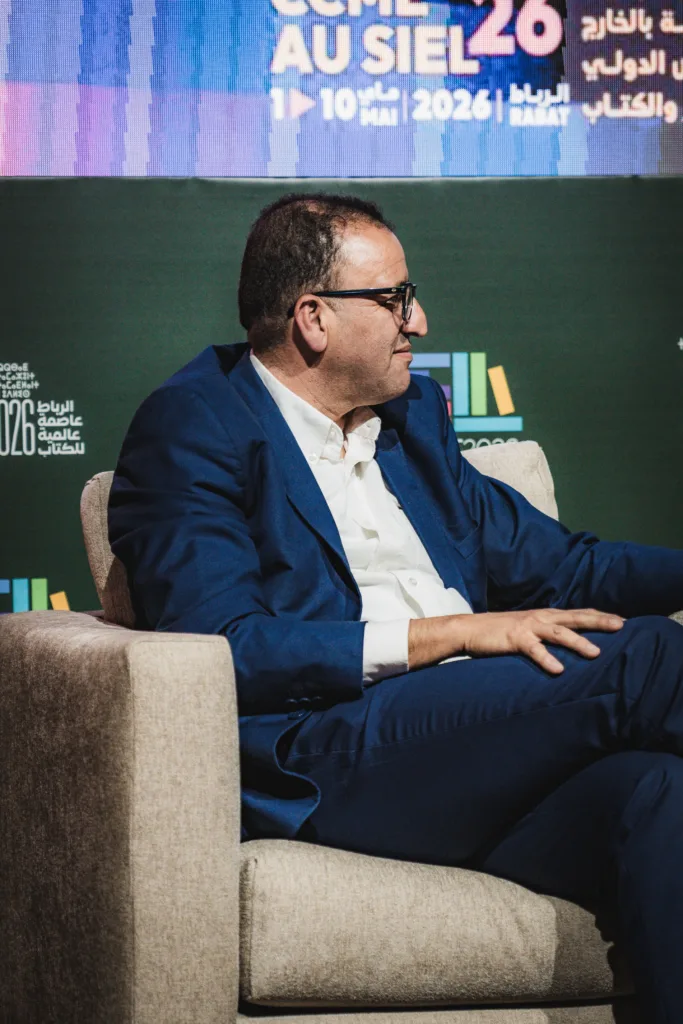 كرة القدم كموضوع للنقاش في السوسيولوجيا والمسرح