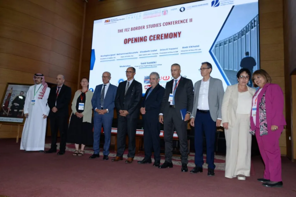 جانب من المؤتمر الدولي حول الدراسات الحدودية المنعقد بمدينة فاس من 18 إلى 21 ماي 2026.
Fès accueille un colloque international sur les frontières