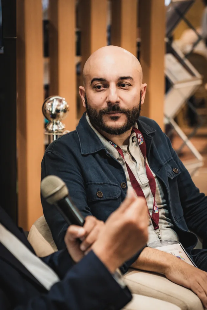 "ضوء المغاربة" إصدار جديد يجمع قصائد شعراء من مغاربة العالم