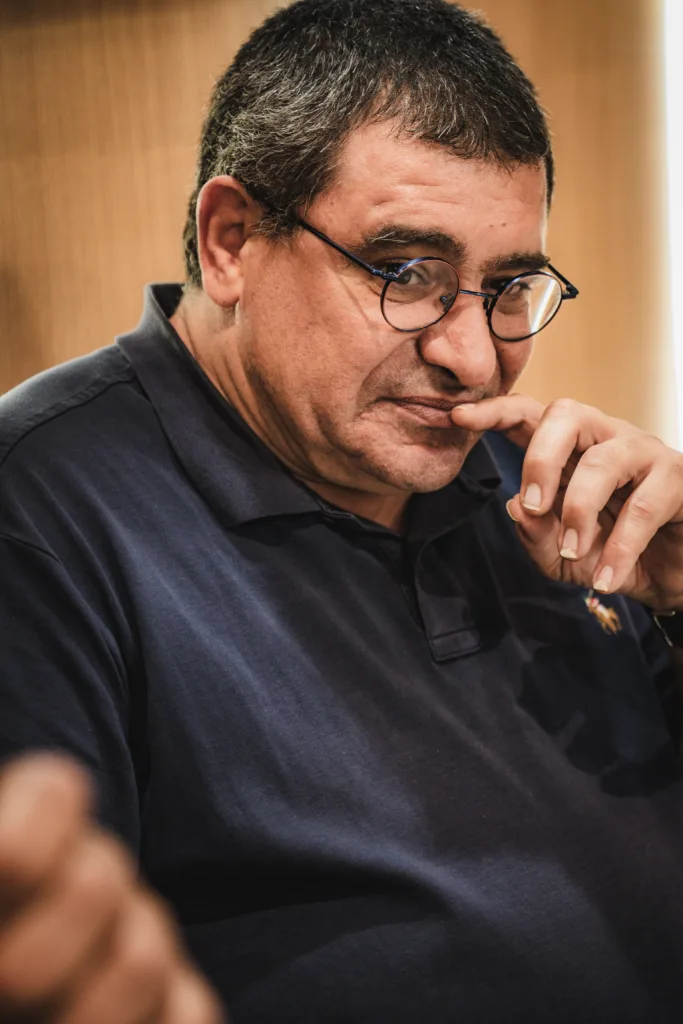 هل تمارس المدرسة التمييز تجاه أبناء المهاجرين؟